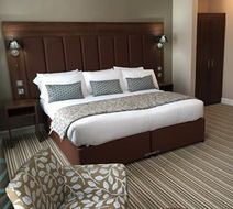 Twin Oaks Hotel Room