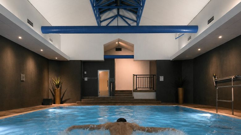 <b>Sandman Signature Gatwick Pool</b>. Images powered by <a href="https://www.leonardoworldwide.com/" title="Leonardo Worldwide" target="_blank">Leonardo</a>.