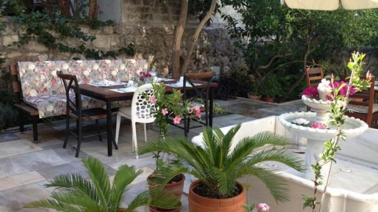 Alacati Kostem Hotel Exterior