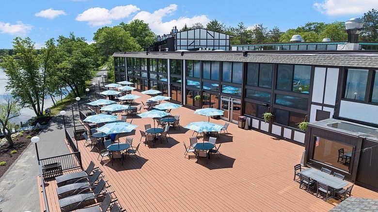 <b>Cragun's Resort Restaurant</b>. Images powered by <a href="https://www.leonardoworldwide.com/" title="Leonardo Worldwide" target="_blank">Leonardo</a>.