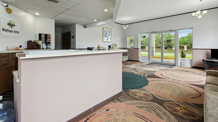 Relax Inn Greeneville Lobby