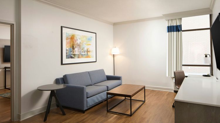 Four Points by Sheraton Richmond Airport Room