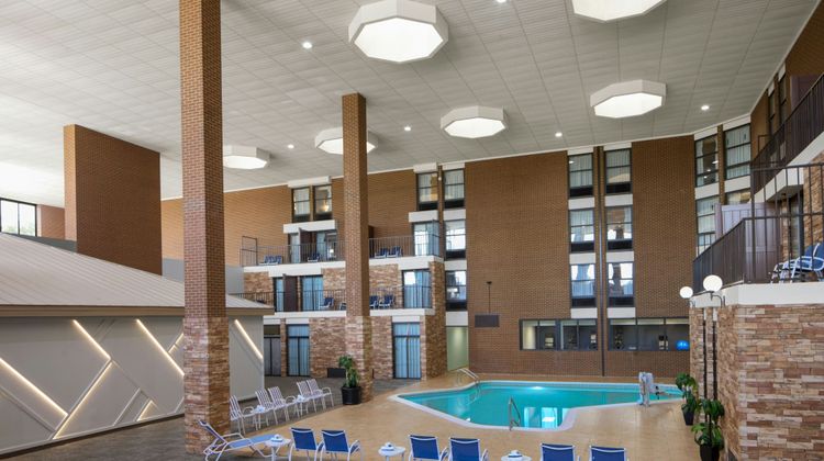 Four Points by Sheraton Richmond Airport Pool