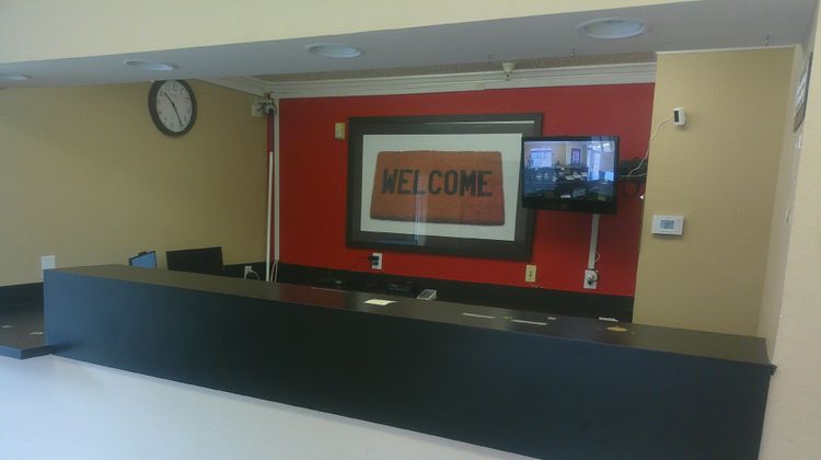 HomeTowne Studios Chantilly Lobby