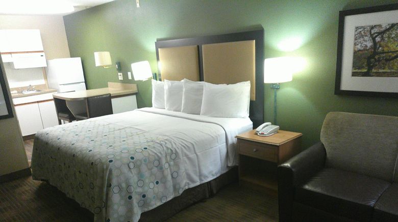 <b>HomeTowne Studios Chantilly Room</b>. Images powered by <a href="https://www.leonardoworldwide.com/" title="Leonardo Worldwide" target="_blank">Leonardo</a>.