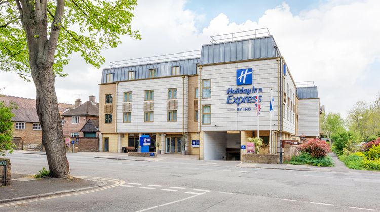 Holiday Inn Express Windsor Exterior