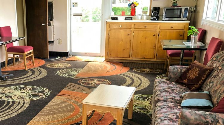 Sunset Inn Lobby