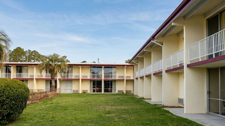 Sunset Inn Exterior
