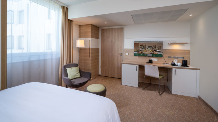 Holiday Inn Frankfurt Airport Room