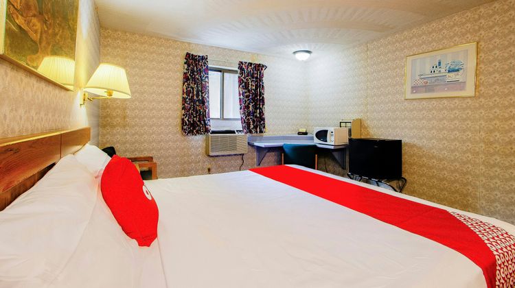 Chapmanville Inn Room