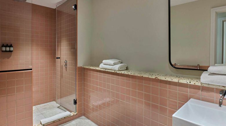<b>Turing Locke Room</b>. Images powered by <a href="https://www.leonardoworldwide.com/" title="Leonardo Worldwide" target="_blank">Leonardo</a>.
