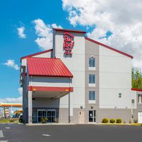 Red Roof Inn & Suites Bellmawr
