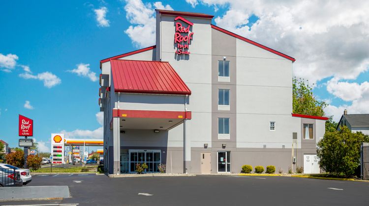 Red Roof Inn & Suites Bellmawr Exterior