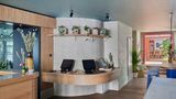 Schwan Locke Lobby