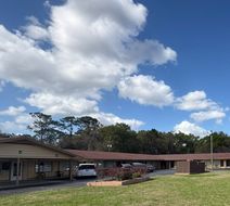 Budget Host Inn Exterior