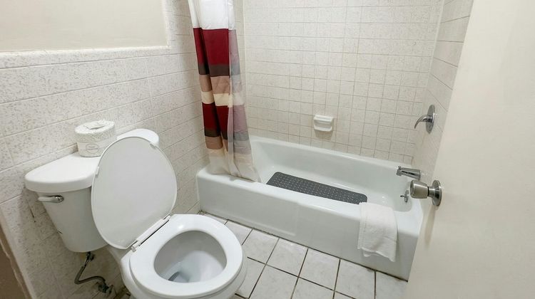 Budget Host Inn Room