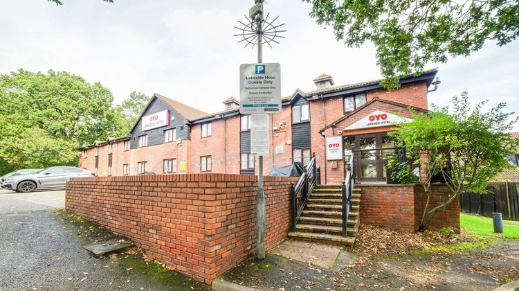 OYO Lakeside Haydock Hotel Exterior