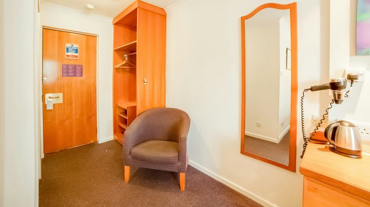 OYO Lakeside Haydock Hotel Room