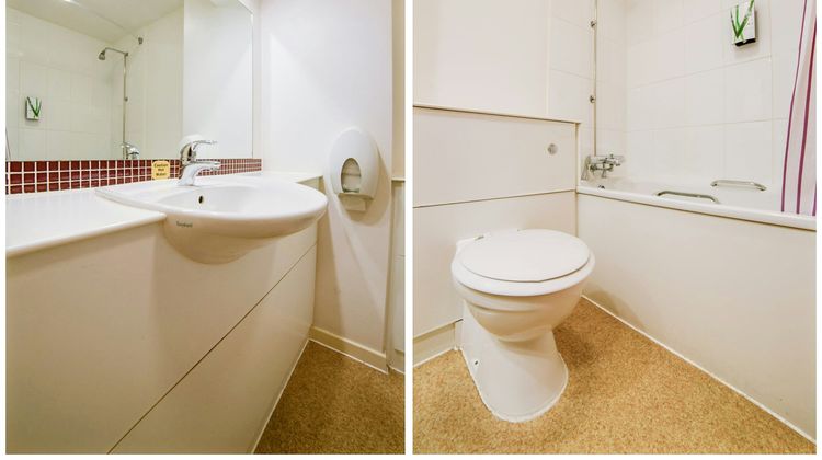 OYO Lakeside Haydock Hotel Room