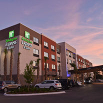 Holiday Inn Express/Stes-Lake Nona Area