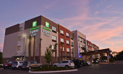 Holiday Inn Express/Stes-Lake Nona Area