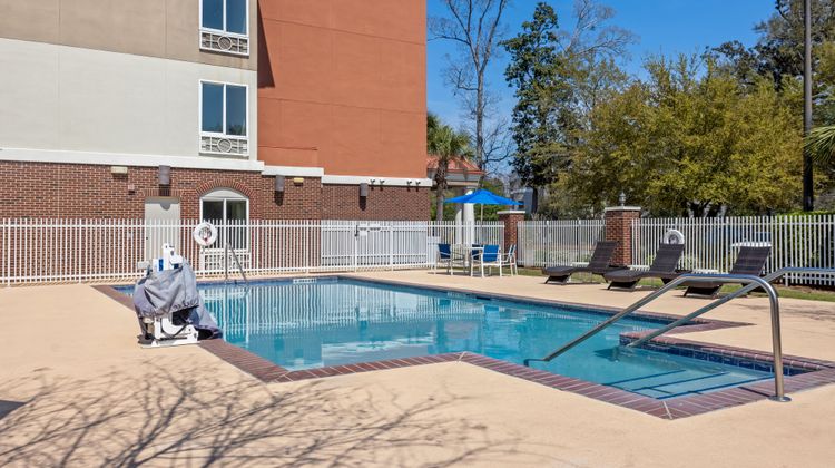 Holiday Inn Express Hotel & Suites Pool
