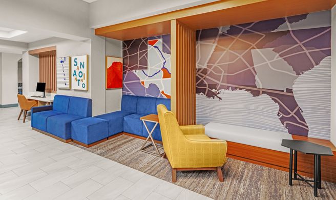 Holiday Inn Express Hotel & Suites Exterior