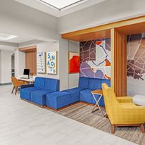 Holiday Inn Express Hotel & Suites