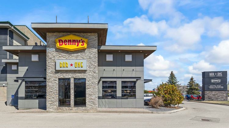 Sandman Hotel & Suites Calgary West Restaurant