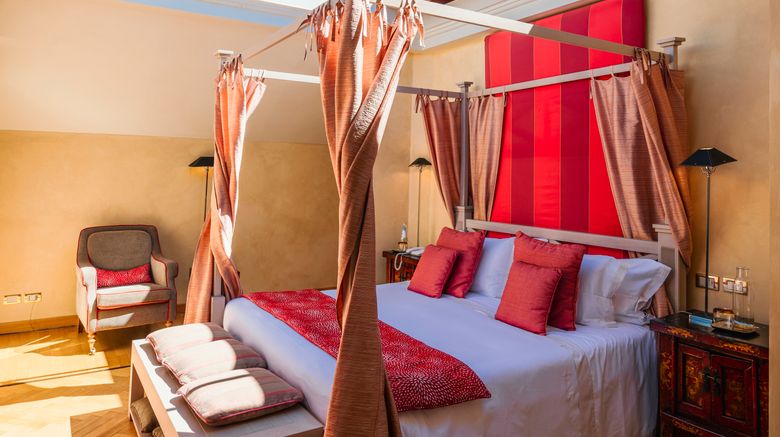 <b>L'Albereta Suite</b>. Images powered by <a href="https://www.leonardoworldwide.com/" title="Leonardo Worldwide" target="_blank">Leonardo</a>.