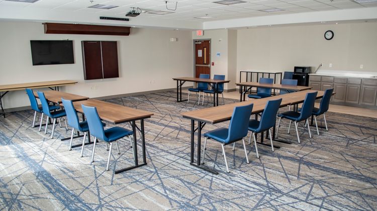 Holiday Inn Express and Suites Meeting