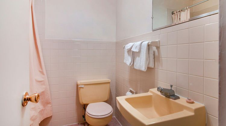 OYO Hotel Dalton PA I-81 Room