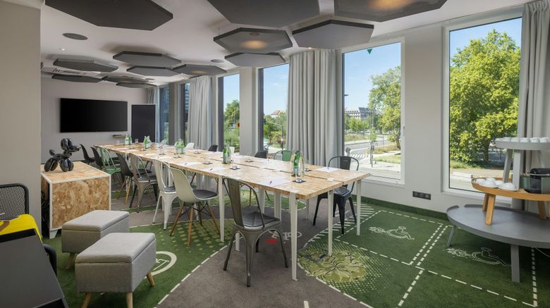 <b>Aloft Strasbourg City Centre Meeting</b>. Images powered by <a href="https://www.leonardoworldwide.com/" title="Leonardo Worldwide" target="_blank">Leonardo</a>.
