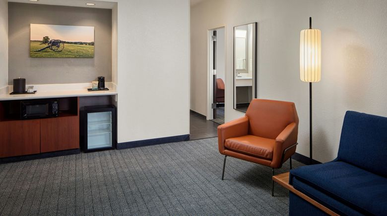 <b>Courtyard by Marriott Manassas Room</b>. Images powered by <a href="https://www.leonardoworldwide.com/" title="Leonardo Worldwide" target="_blank">Leonardo</a>.