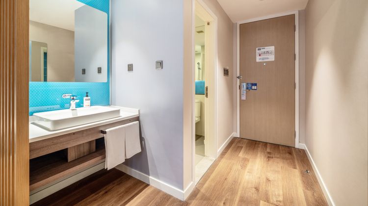 Holiday Inn Express Hangzhou Binjiang Room