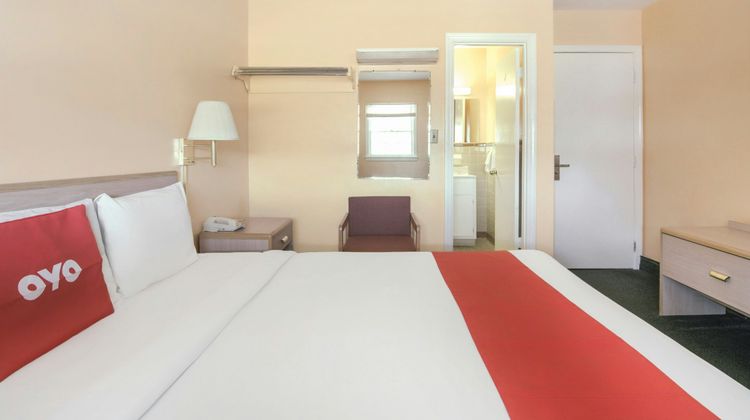 OYO Hotel Durham West Hills Room