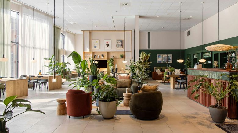 <b>Cove Centrum Lobby</b>. Images powered by <a href="https://www.leonardoworldwide.com/" title="Leonardo Worldwide" target="_blank">Leonardo</a>.