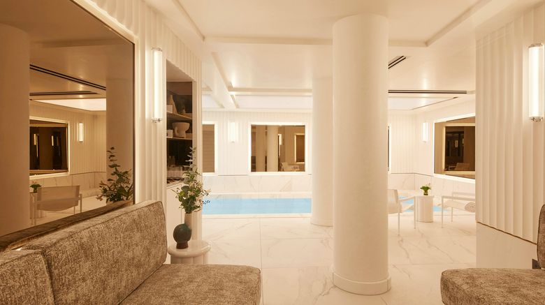 <b>Villa-des-Pres Pool</b>. Images powered by <a href="https://www.leonardoworldwide.com/" title="Leonardo Worldwide" target="_blank">Leonardo</a>.