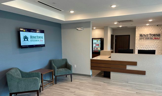 HomeTowne Studios Fort Myers Lobby