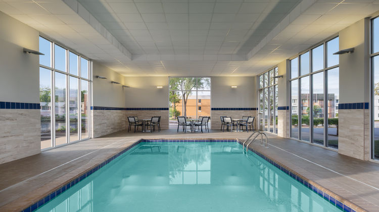 Holiday Inn Expr Lexington Horse Park Pool