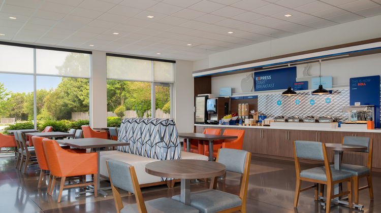 Holiday Inn Expr Lexington Horse Park Restaurant