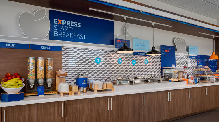 Holiday Inn Expr Lexington Horse Park Restaurant