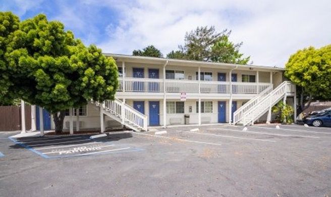 Fishermans Cove Inn Exterior