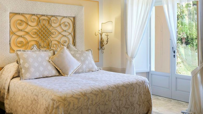 <b>Relais Il Falconiere Room</b>. Images powered by <a href="https://www.leonardoworldwide.com/" title="Leonardo Worldwide" target="_blank">Leonardo</a>.
