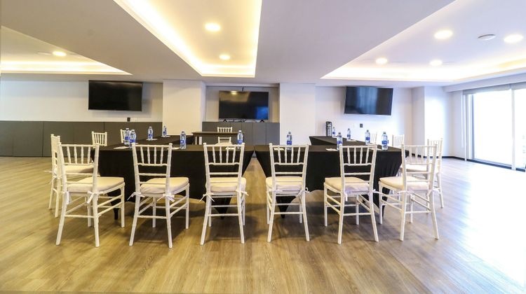 St Isidro Corporate Housing Room