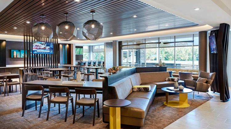 Cambria hotel & suites Appleton Lobby