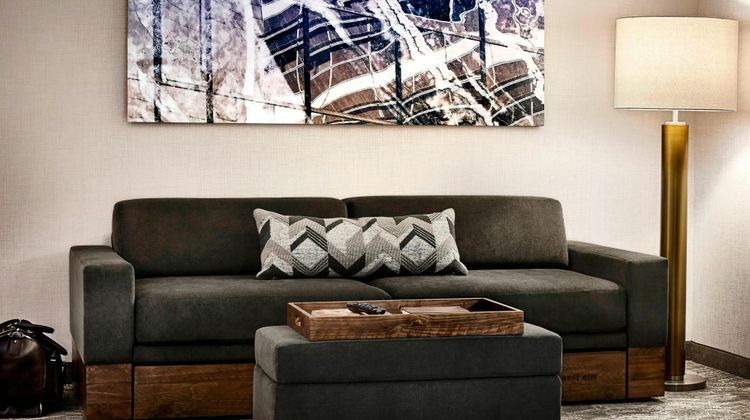 Cambria hotel & suites Appleton Suite