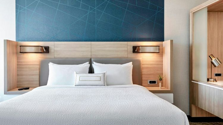 Cambria hotel & suites Appleton Suite
