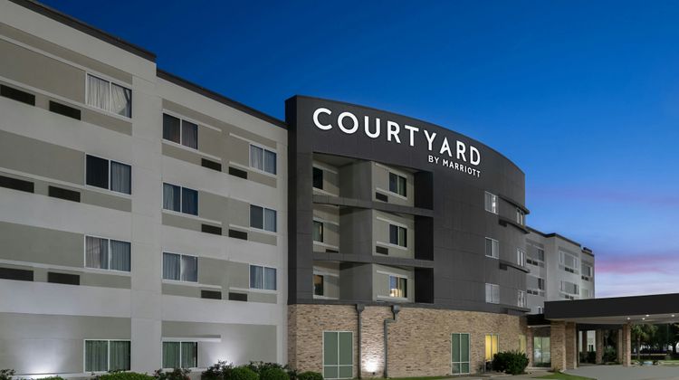 Courtyard Houston NW 290 Corridor Exterior