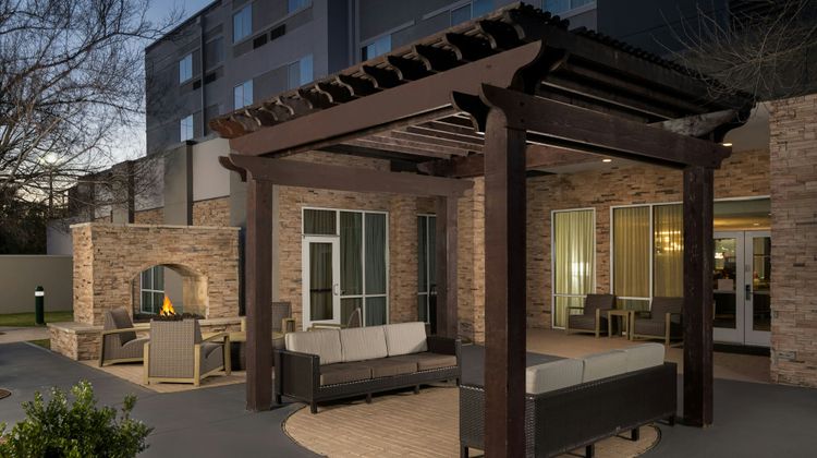 Courtyard Houston NW 290 Corridor Exterior